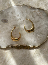 Load image into Gallery viewer, Lucy Twisted Half Hoop Earring Gold