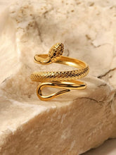 Load image into Gallery viewer, Snake Ring Gold