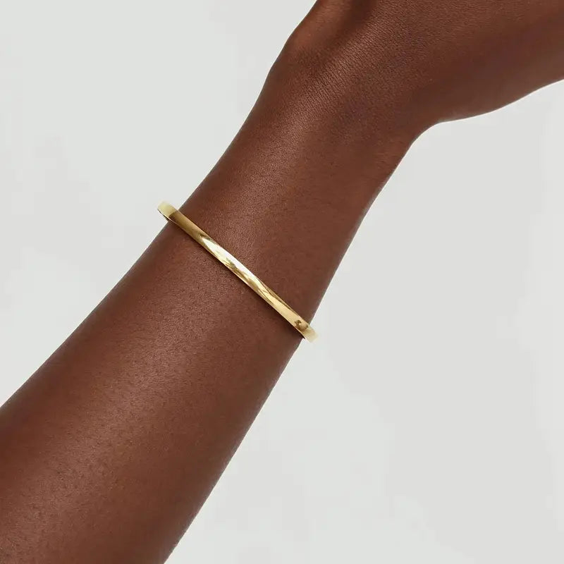 Poppy Oval Clip Bangle Gold