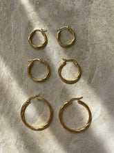 Load image into Gallery viewer, Chloe Twisted Hoop Earring Large Gold
