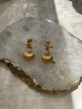 Load image into Gallery viewer, Naia Ocean Stud Earring Gold
