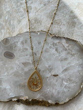 Load image into Gallery viewer, Lotus Necklace Gold
